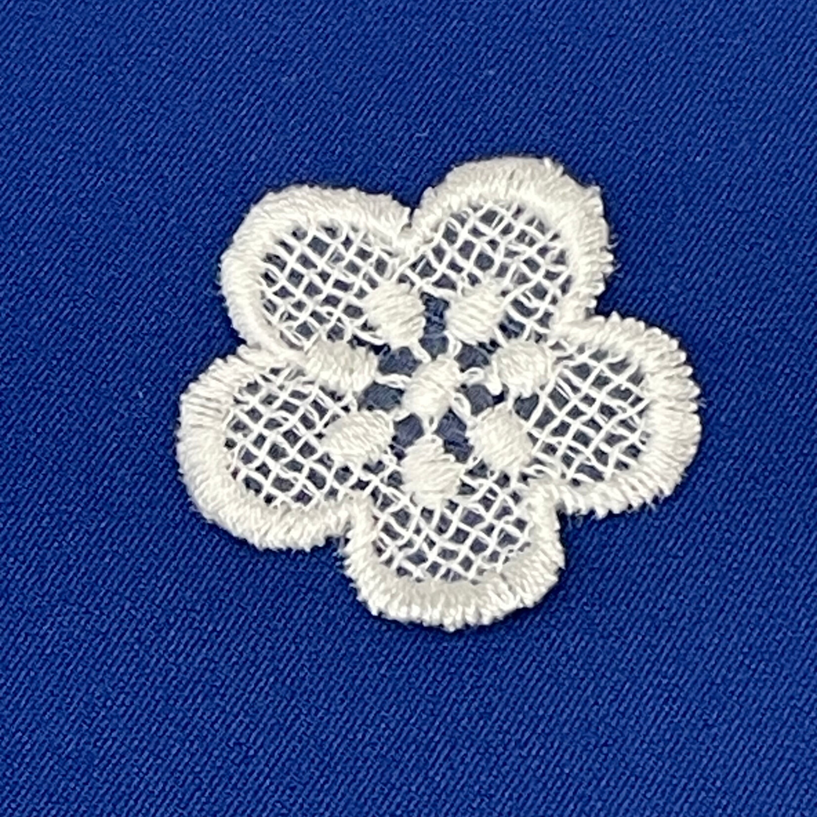 Geborduuurde Bloem Wit