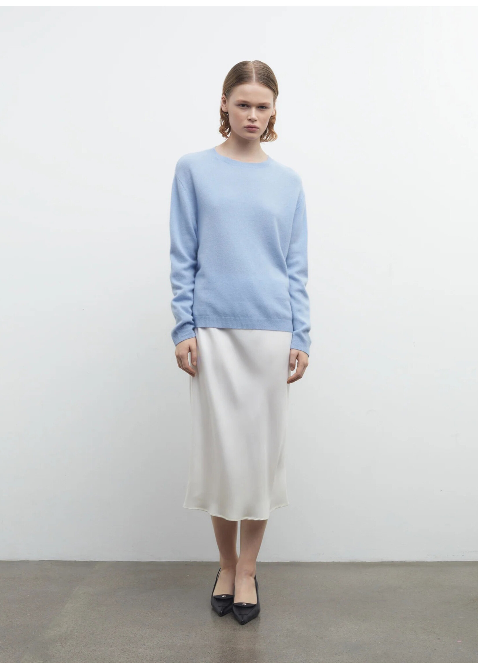 People's Republic of Cashmere Women's Boxy O-Neck Light Blue