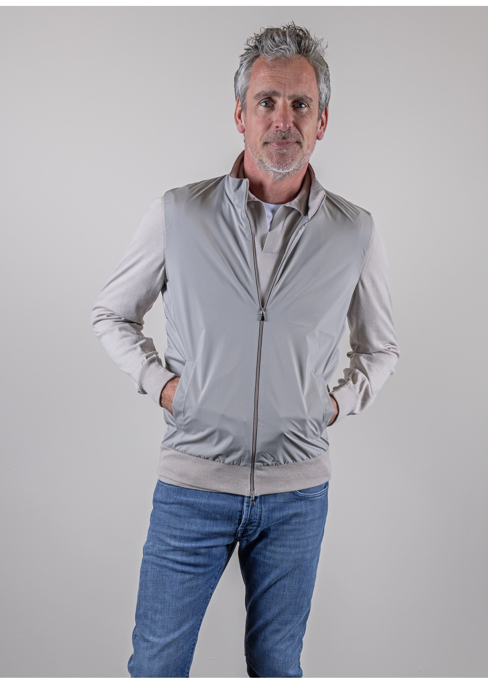 Ridiculous Classic Vest Travel Wool Greige