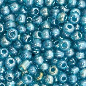 Hearts Rocailles 4MM Blue Zircon Transparant