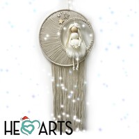 To the Moon, meisje in de maan