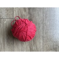 Donker roze haak garen