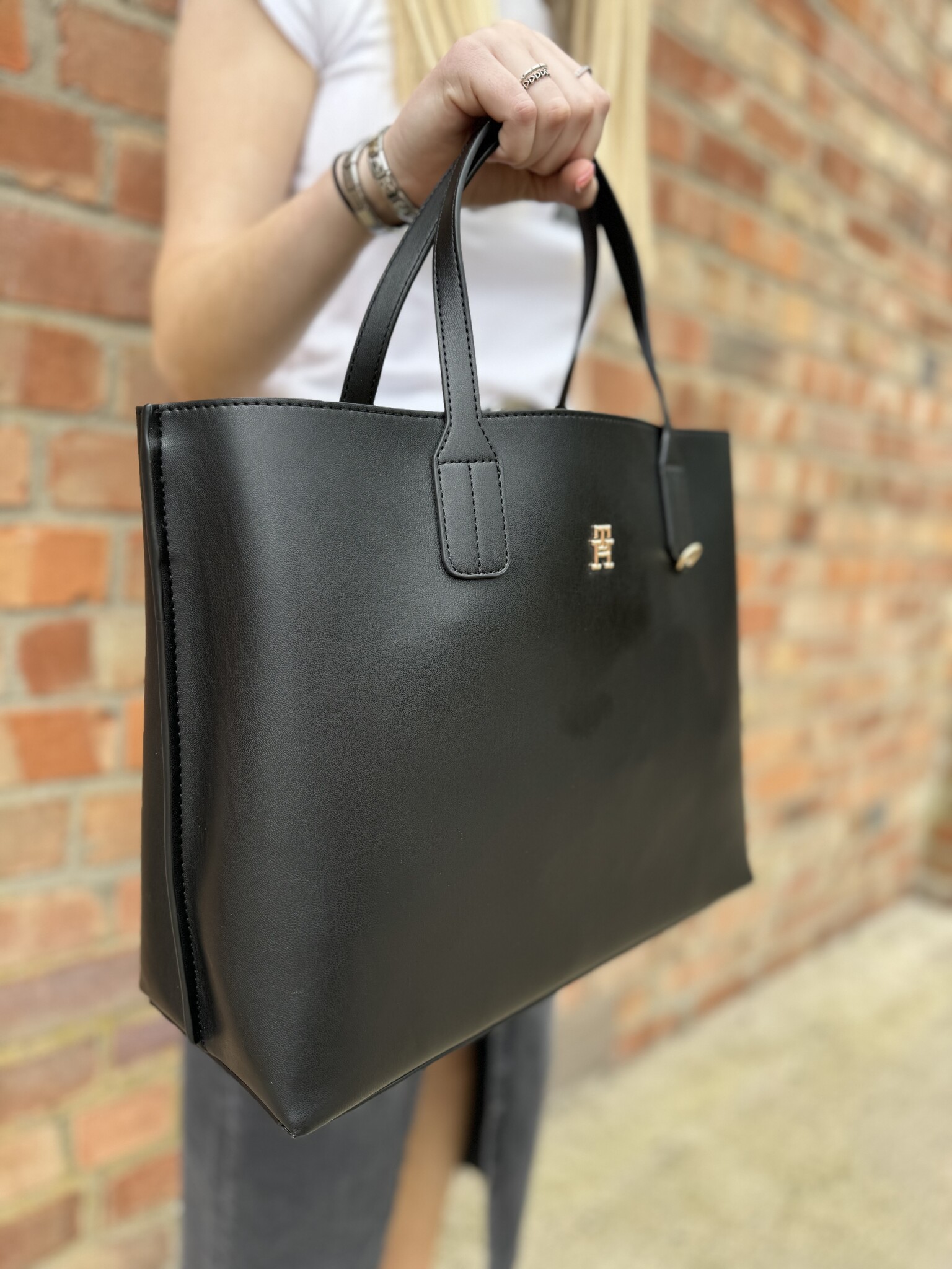 Satchel tommy hilfiger bag sale