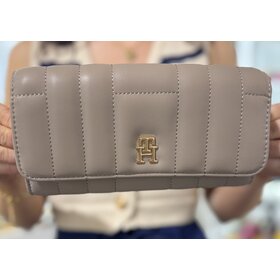 Tommy Hilfiger TH Feminine Lrg Flap