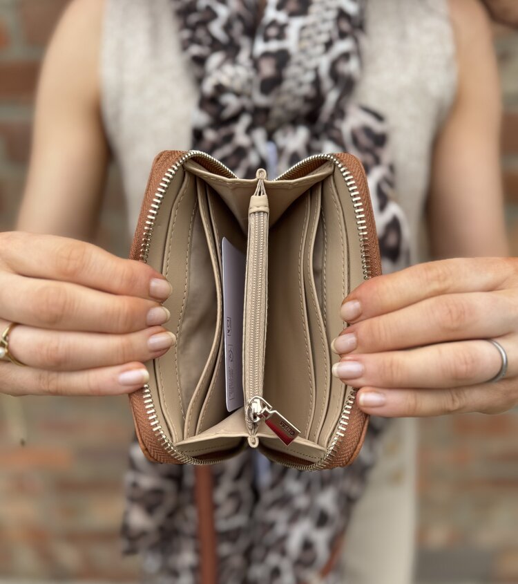 Guess Calebra SLG Med ZA