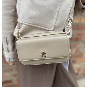 Tommy Hilfiger TH Icon Camera Bag