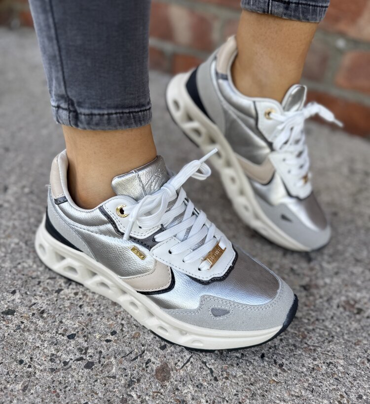 Lloyd & Pryce Barsoum