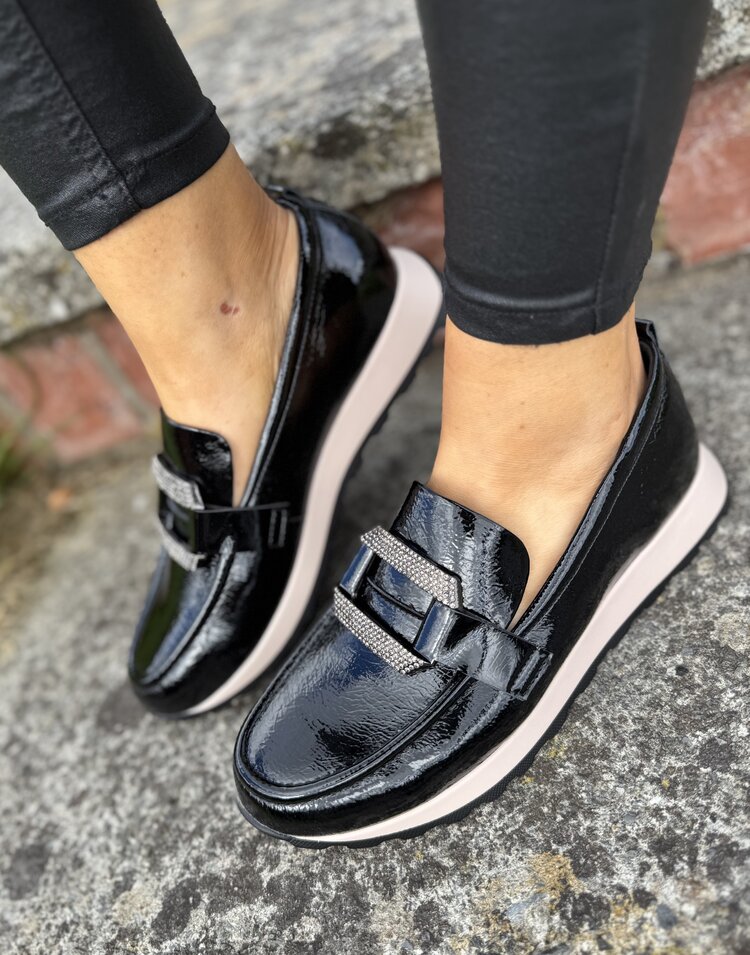 Lloyd & Pryce Butzirus