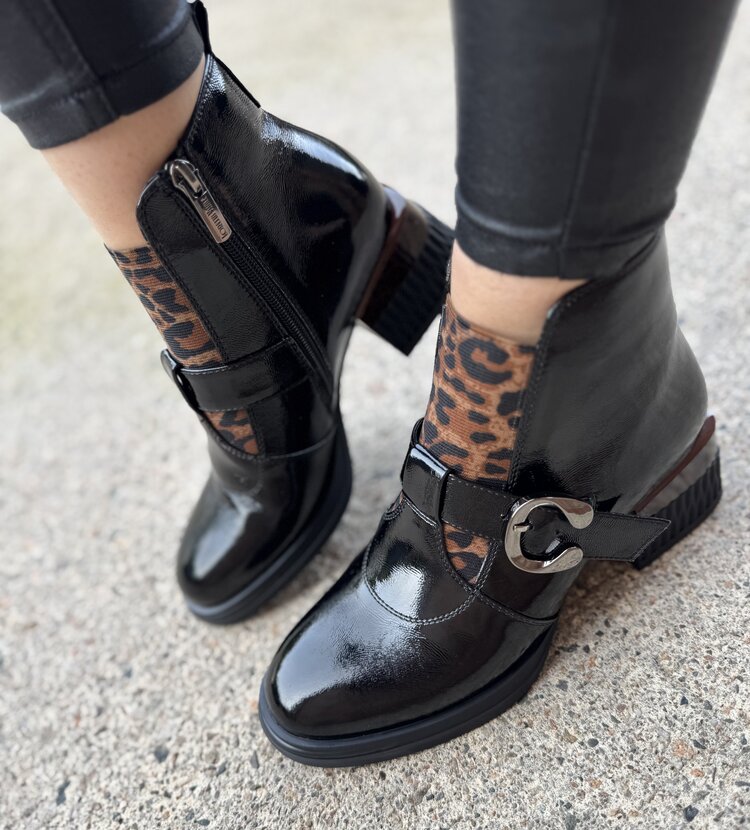 Loretta Vitale C6909