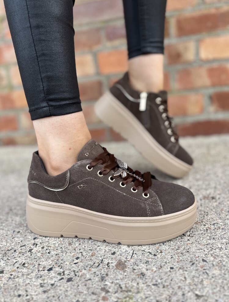 Donna Serena 675885DP