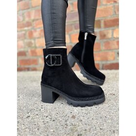 Loretta Vitale C9637