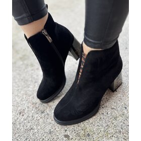 Loretta Vitale C6911