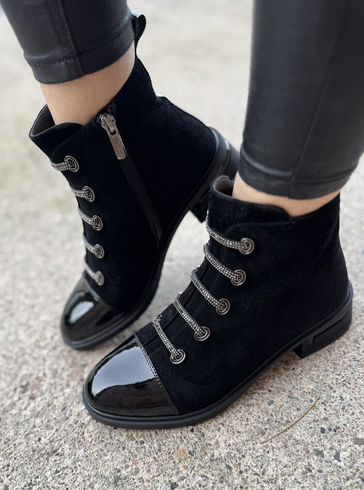 Loretta Vitale C3896