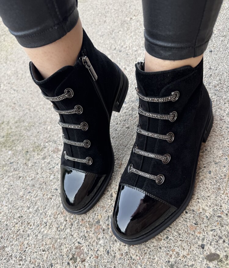 Loretta Vitale C3896