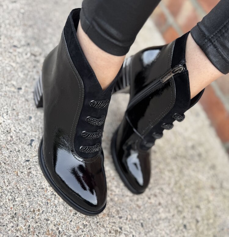 Loretta Vitale C3891