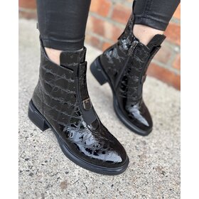 Loretta Vitale C9653