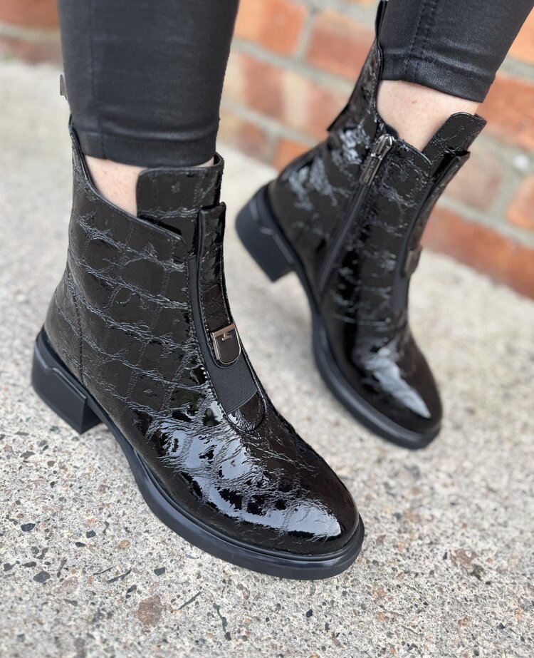 Loretta Vitale C9653