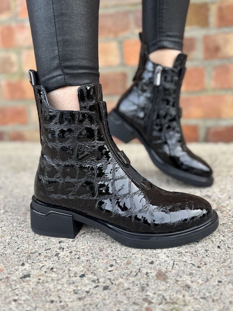 Loretta Vitale C9653