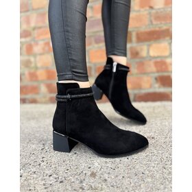 Loretta Vitale C9649