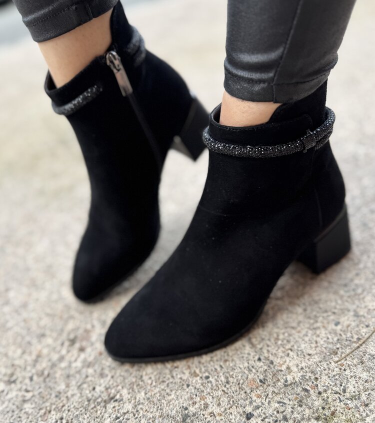 Loretta Vitale C9649