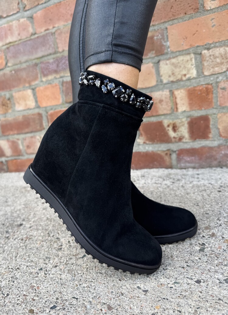 Loretta Vitale C3854