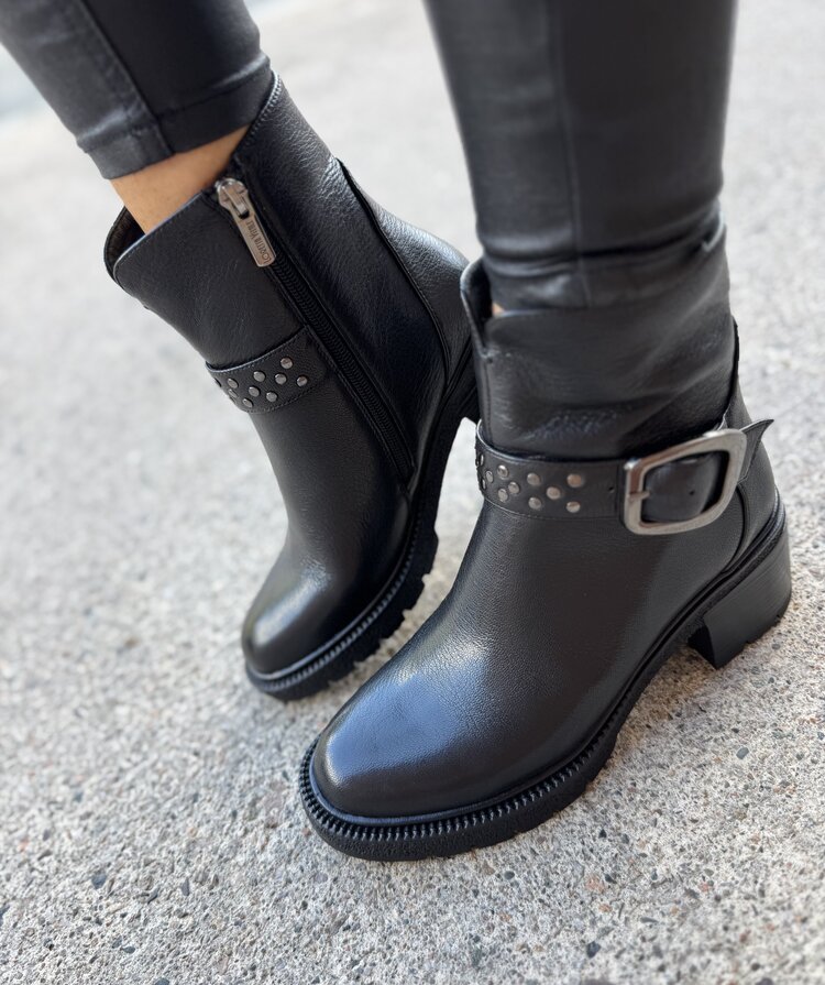 Loretta Vitale C1504