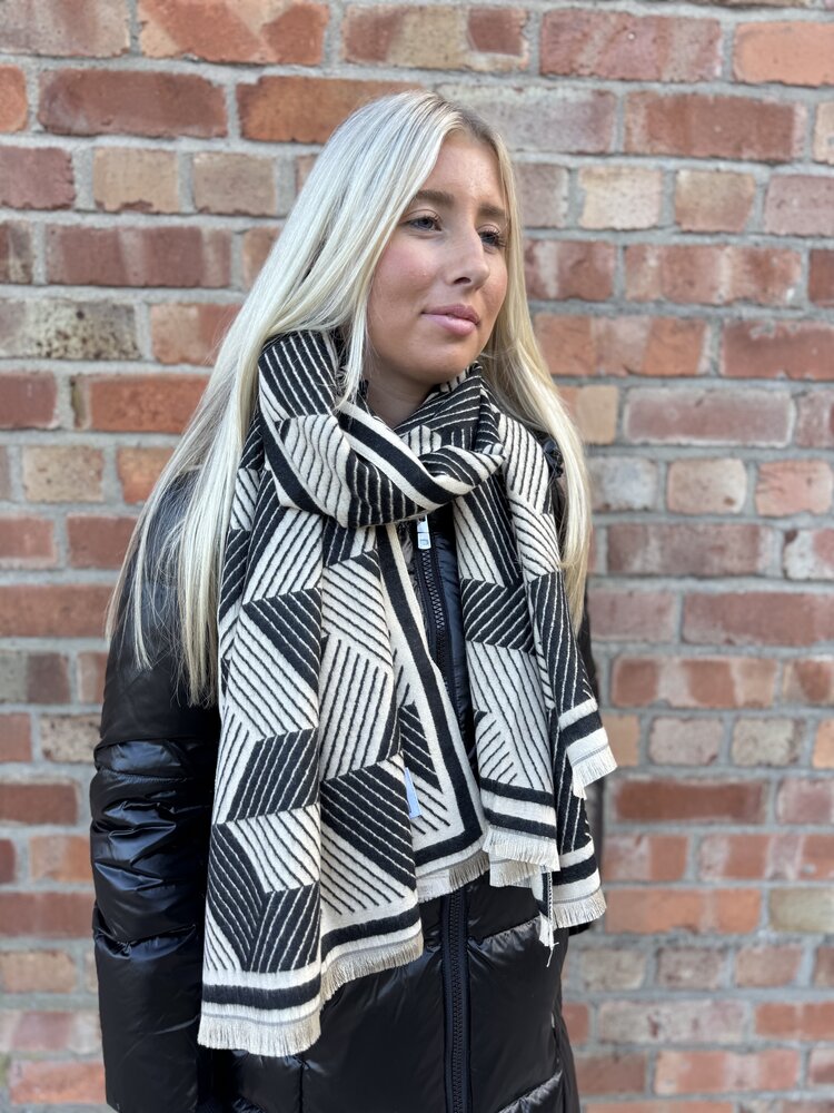 Elie Beaumont Winter Scarf Black/Sand Geometric
