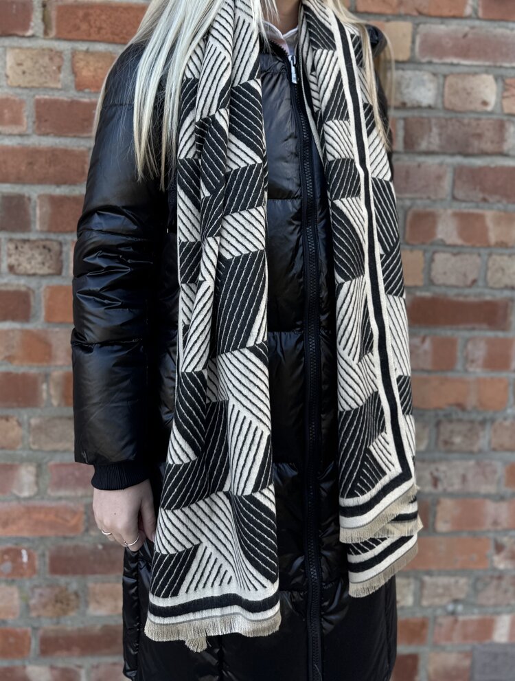 Elie Beaumont Winter Scarf Black/Sand Geometric