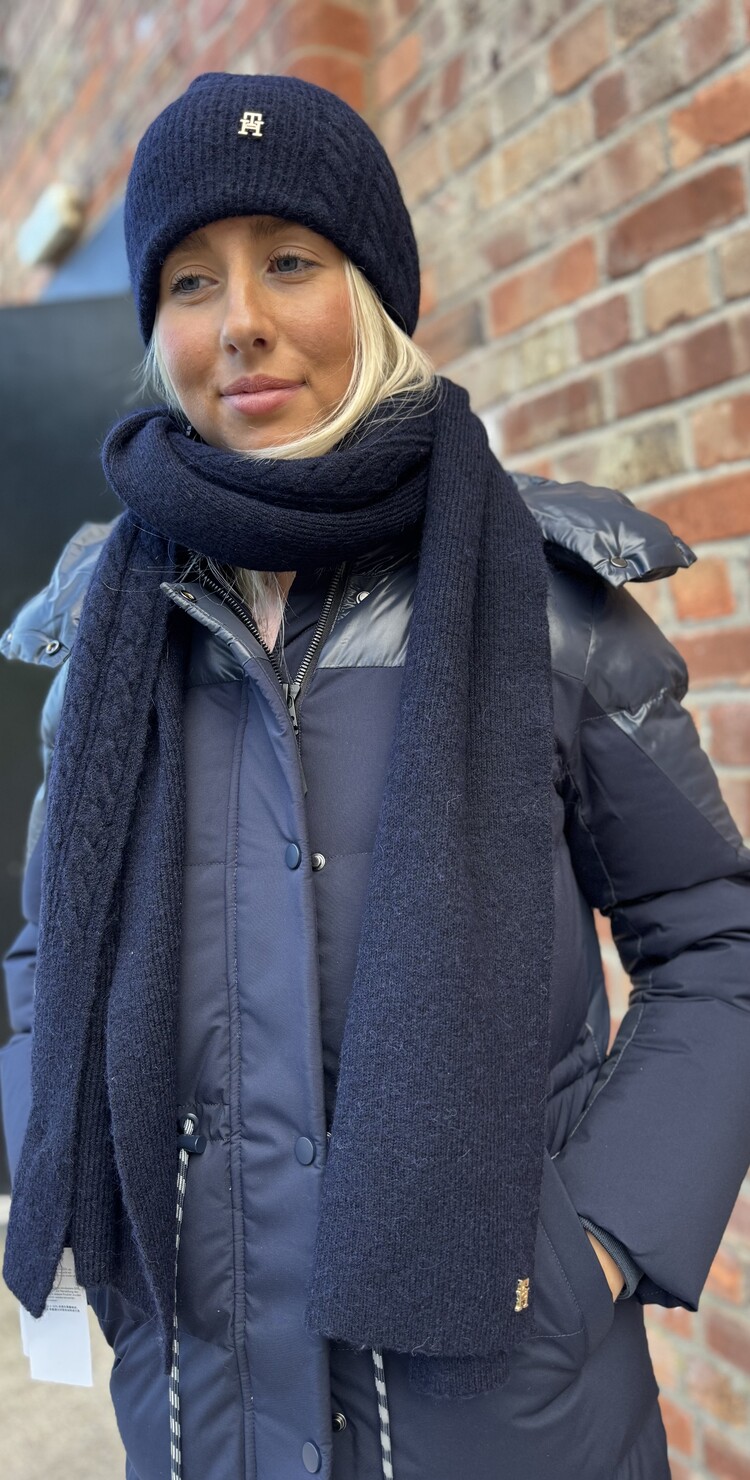 Tommy Hilfiger TH Elevated Chic Fluffy Scarf