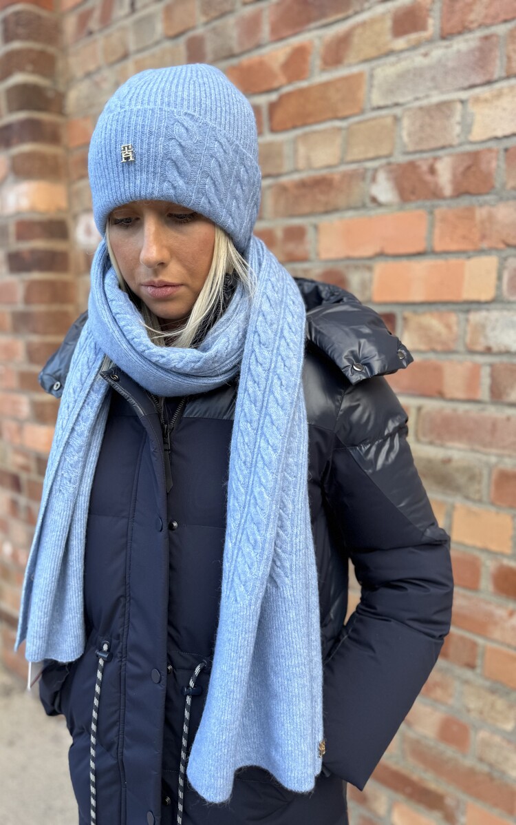 Tommy Hilfiger TH Elevated Chic Fluffy Scarf