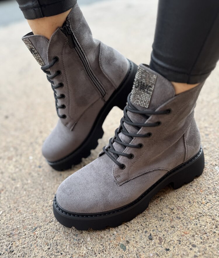 Lloyd & Pryce Gonzalez