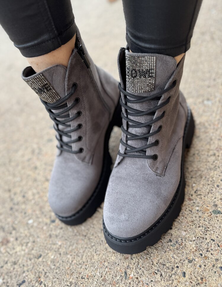 Lloyd & Pryce Gonzalez