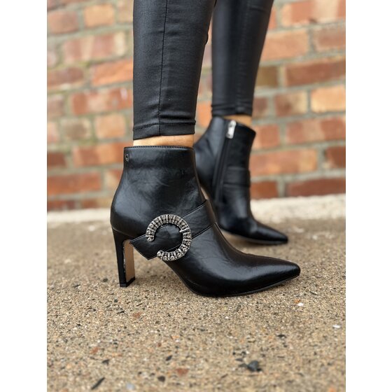 Una Healy Panache Shoe Company