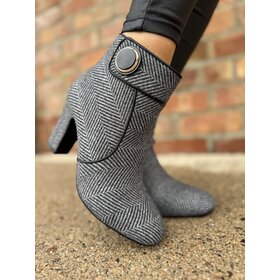 Dancing Matilda Acrobat 010