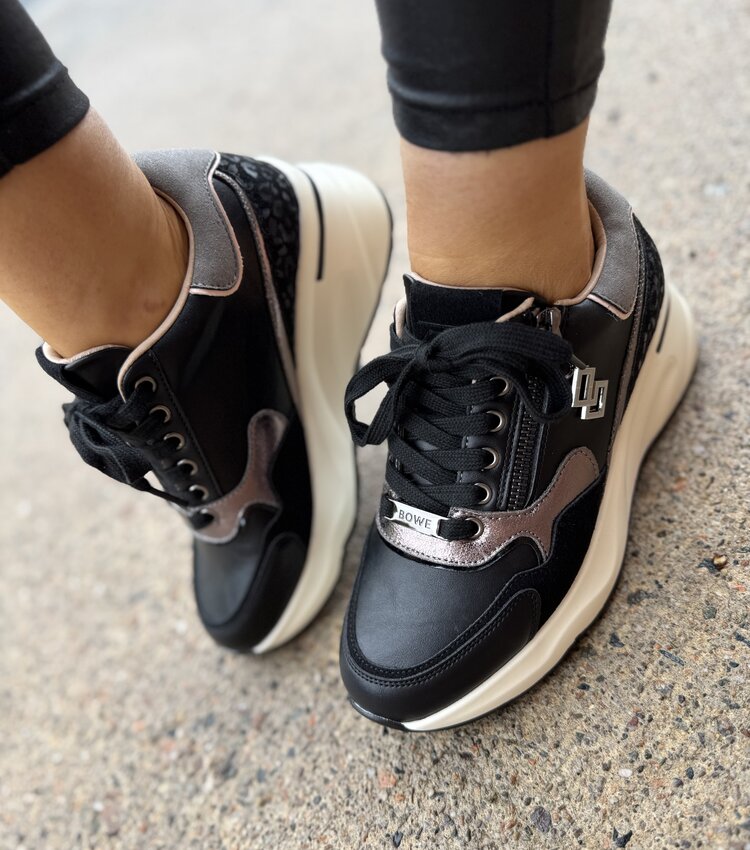 Lloyd & Pryce Henekam