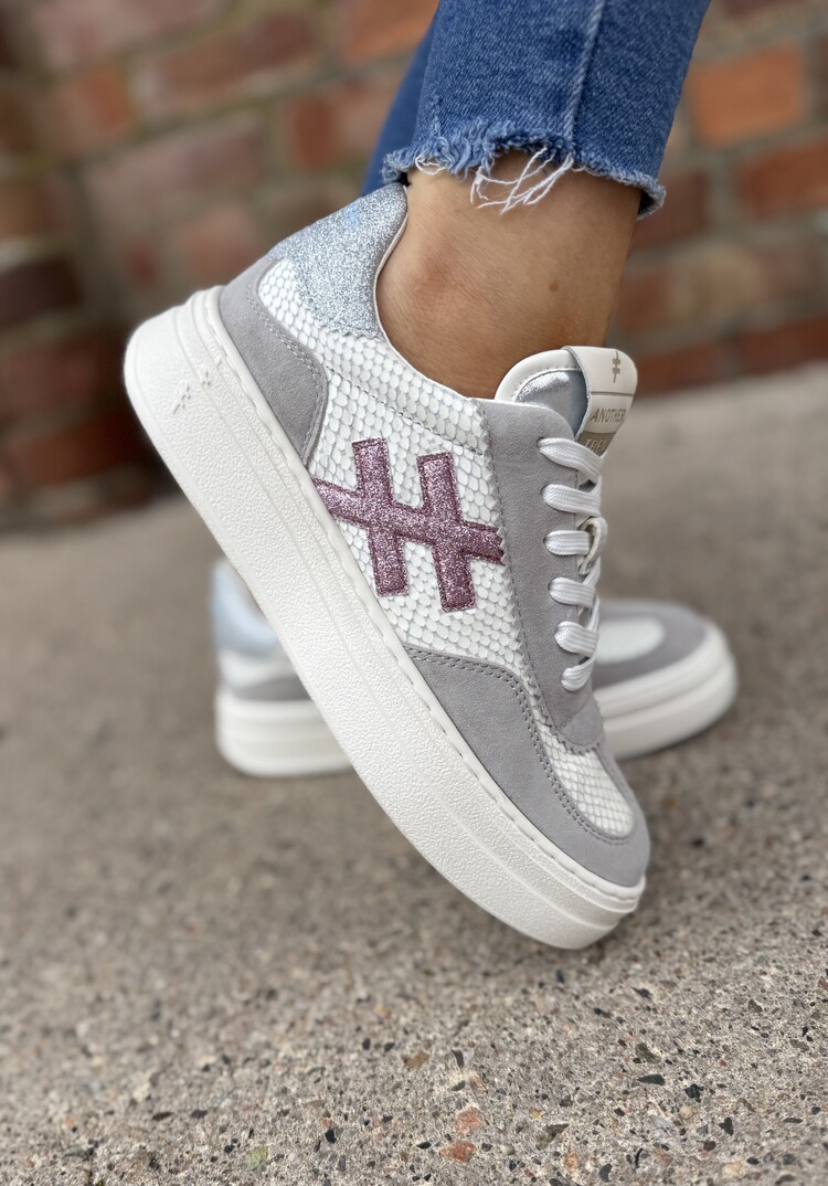 Another Trend A035 8438