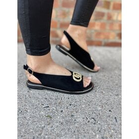 Una Healy Blank Space