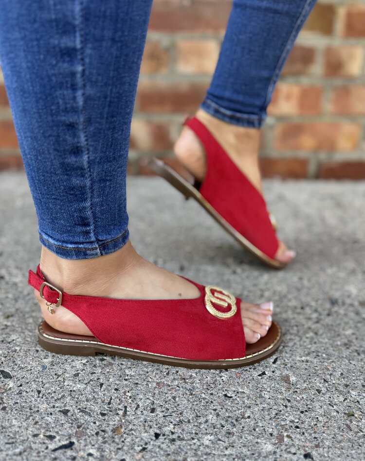 Una Healy Blank Space