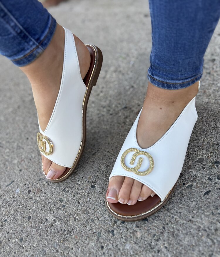 Una Healy Blank Space