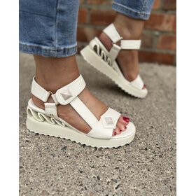 Una Healy Better Alone