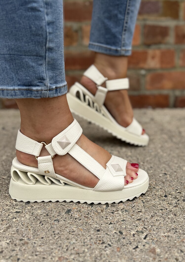 Una Healy Better Alone