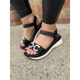 Una Healy Skater Boy