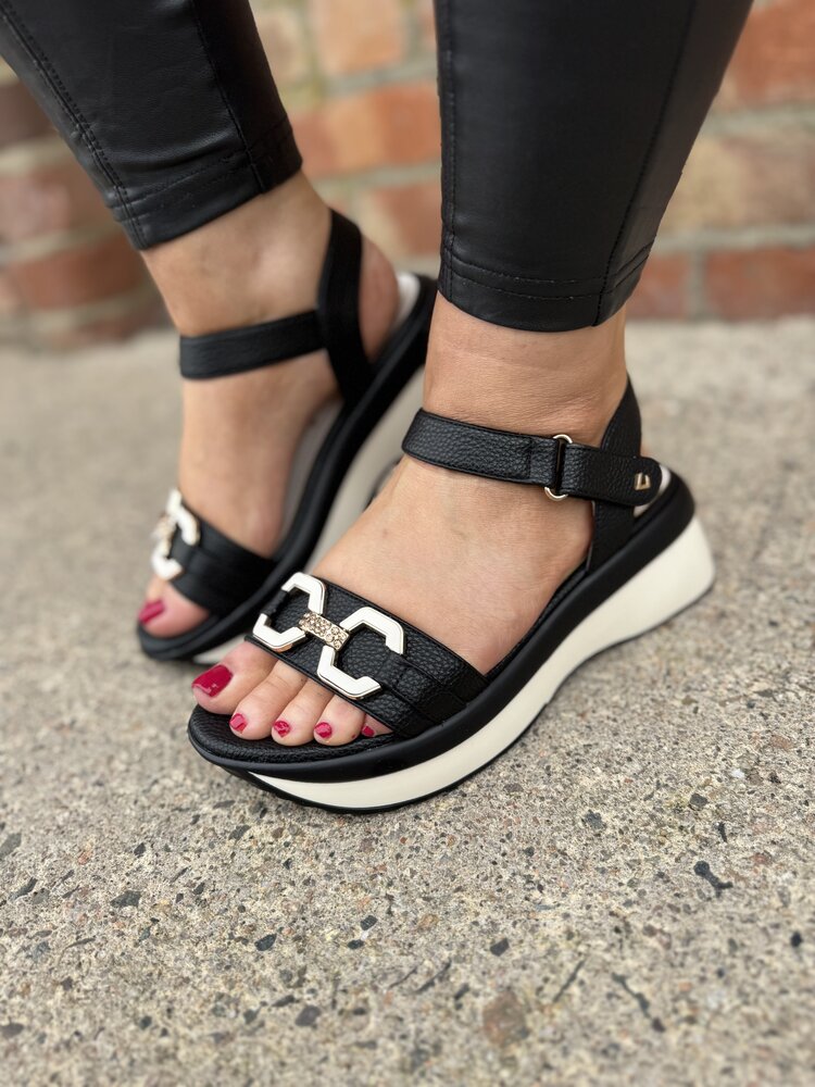 Una Healy Skater Boy