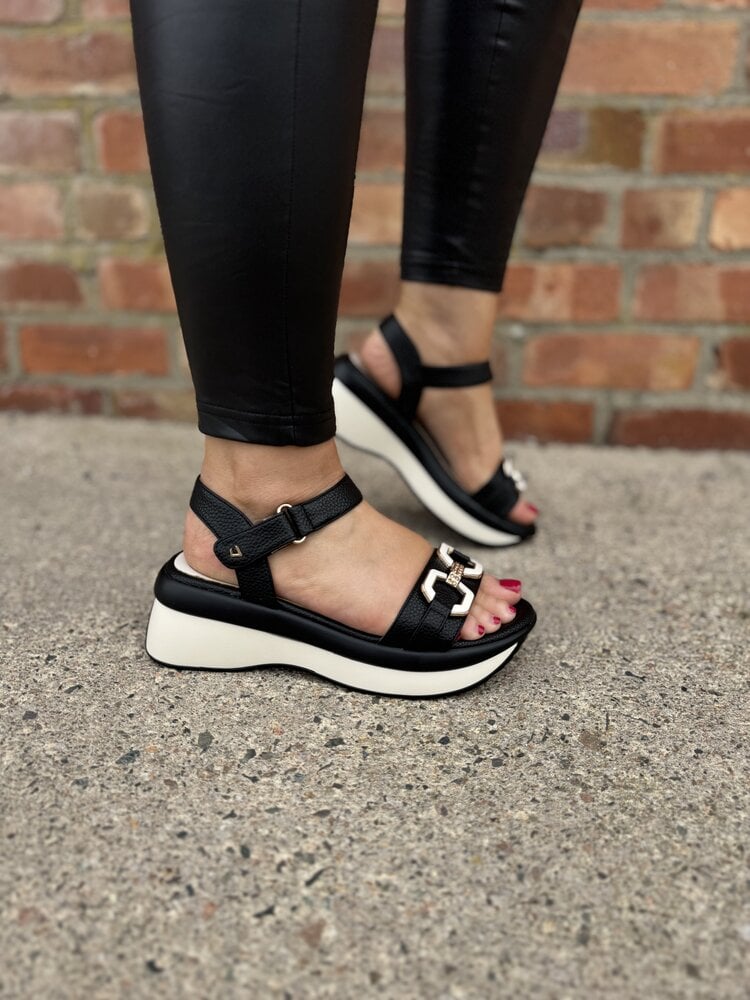 Una Healy Skater Boy