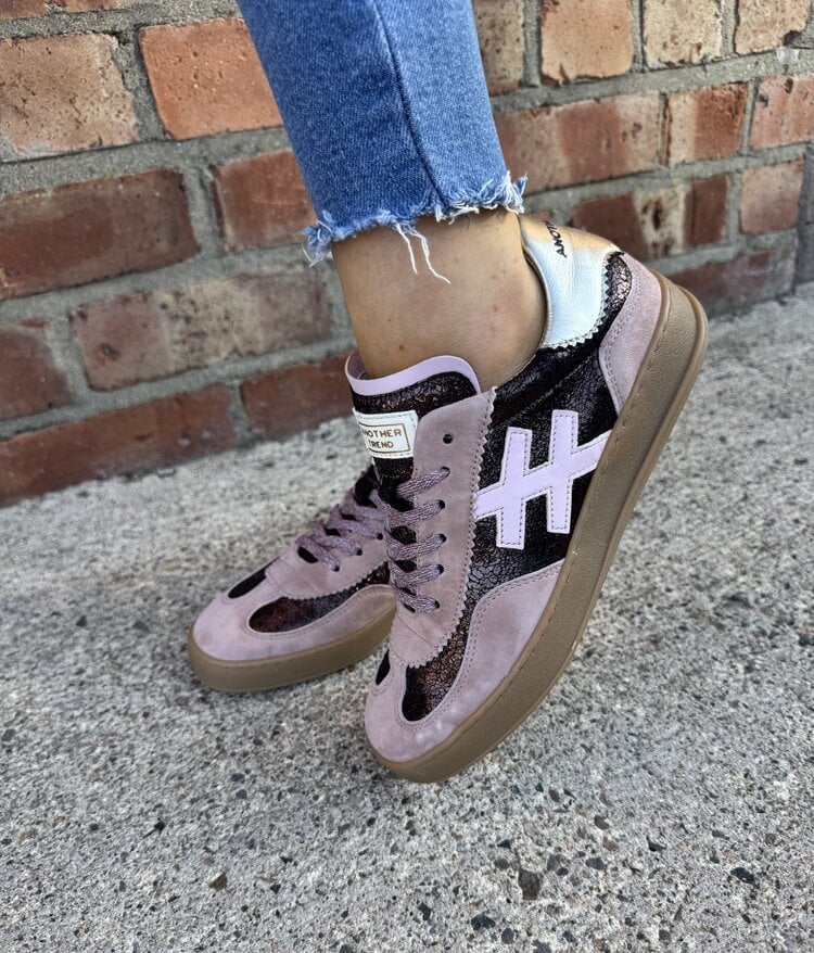 Another Trend A032 8761