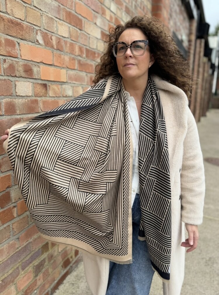Elie Beaumont Winter Scarf Black/Sand Geometric