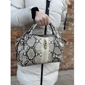 Guess Yvonne Girlfriend Satchel