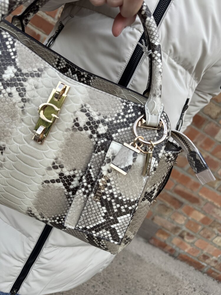 Guess Yvonne Girlfriend Satchel