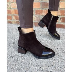 Loretta Vitale C38136