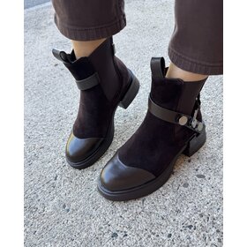 Loretta Vitale C38130